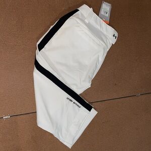 Under Armor All Season Gear white Tuxedo Capri Golf NWT